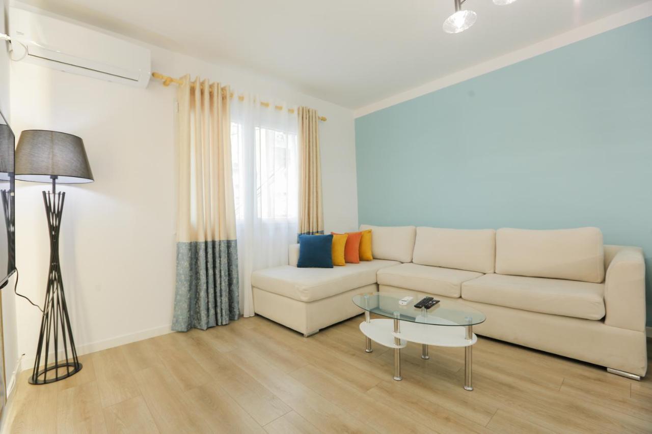Miku Apartment - Dreamy Apartment At Wilson Square Tirana Esterno foto