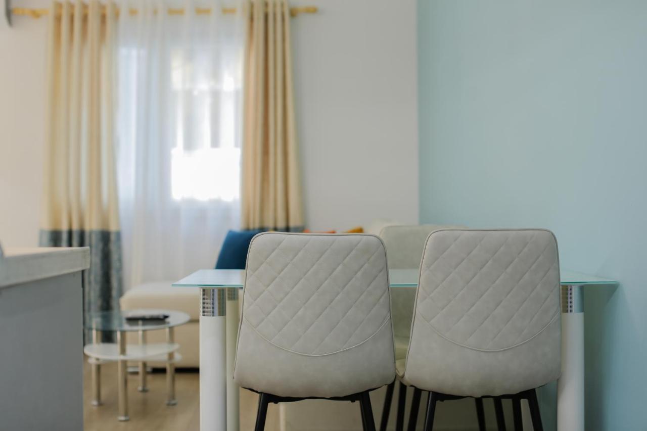 Miku Apartment - Dreamy Apartment At Wilson Square Tirana Esterno foto