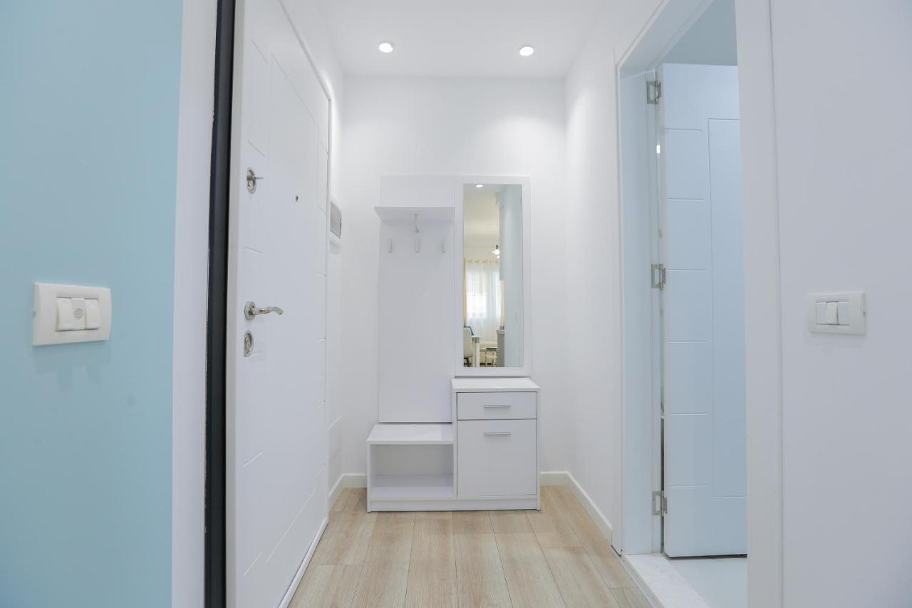 Miku Apartment - Dreamy Apartment At Wilson Square Tirana Esterno foto